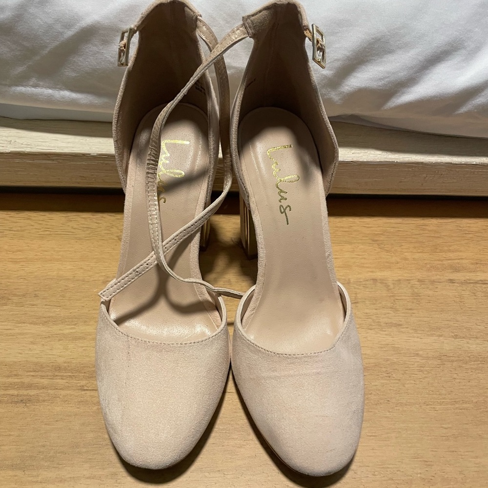LULU’S suede nude heels